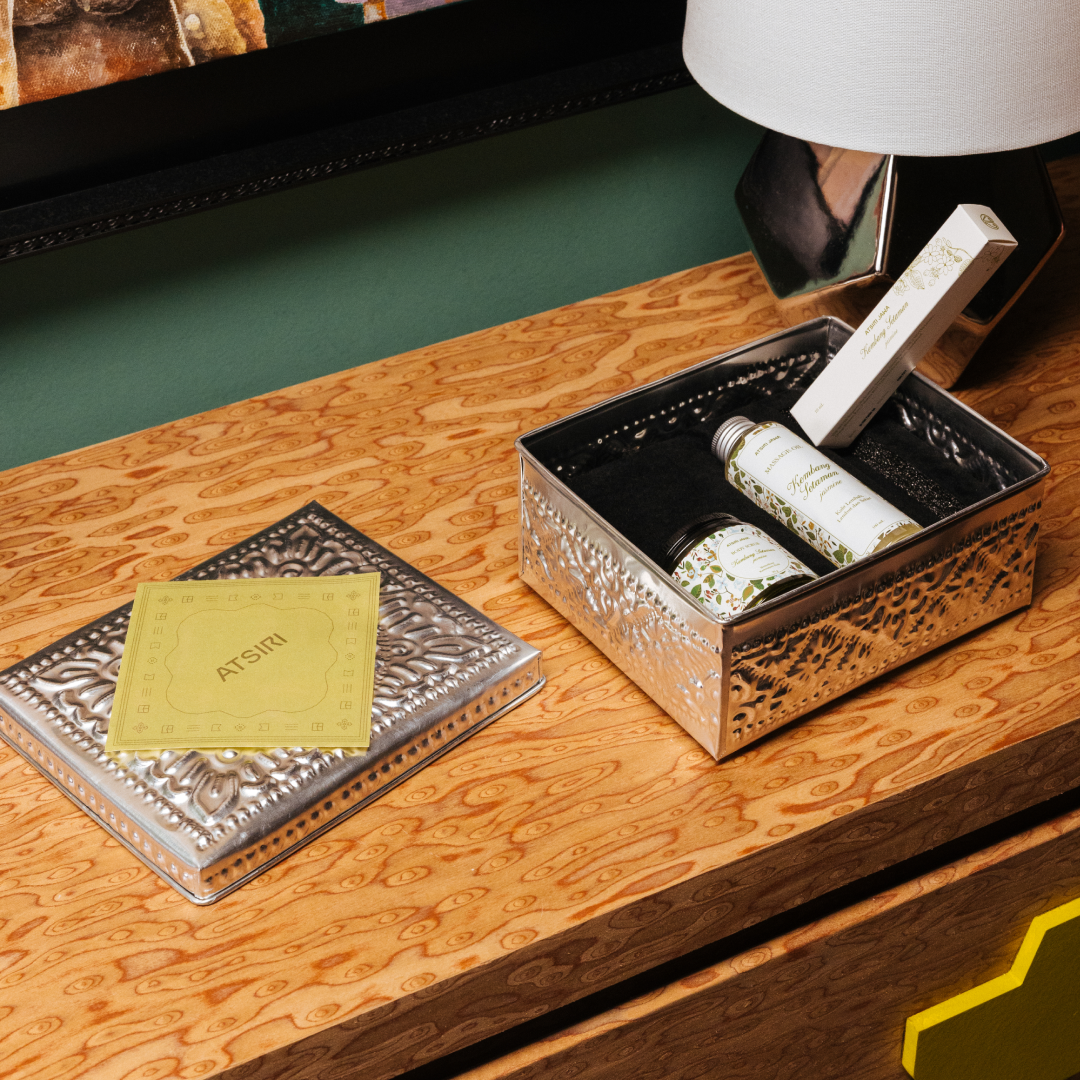 ATSIRI Arum Gift Set 3in1 Body Scrub Massage Oil Parfum